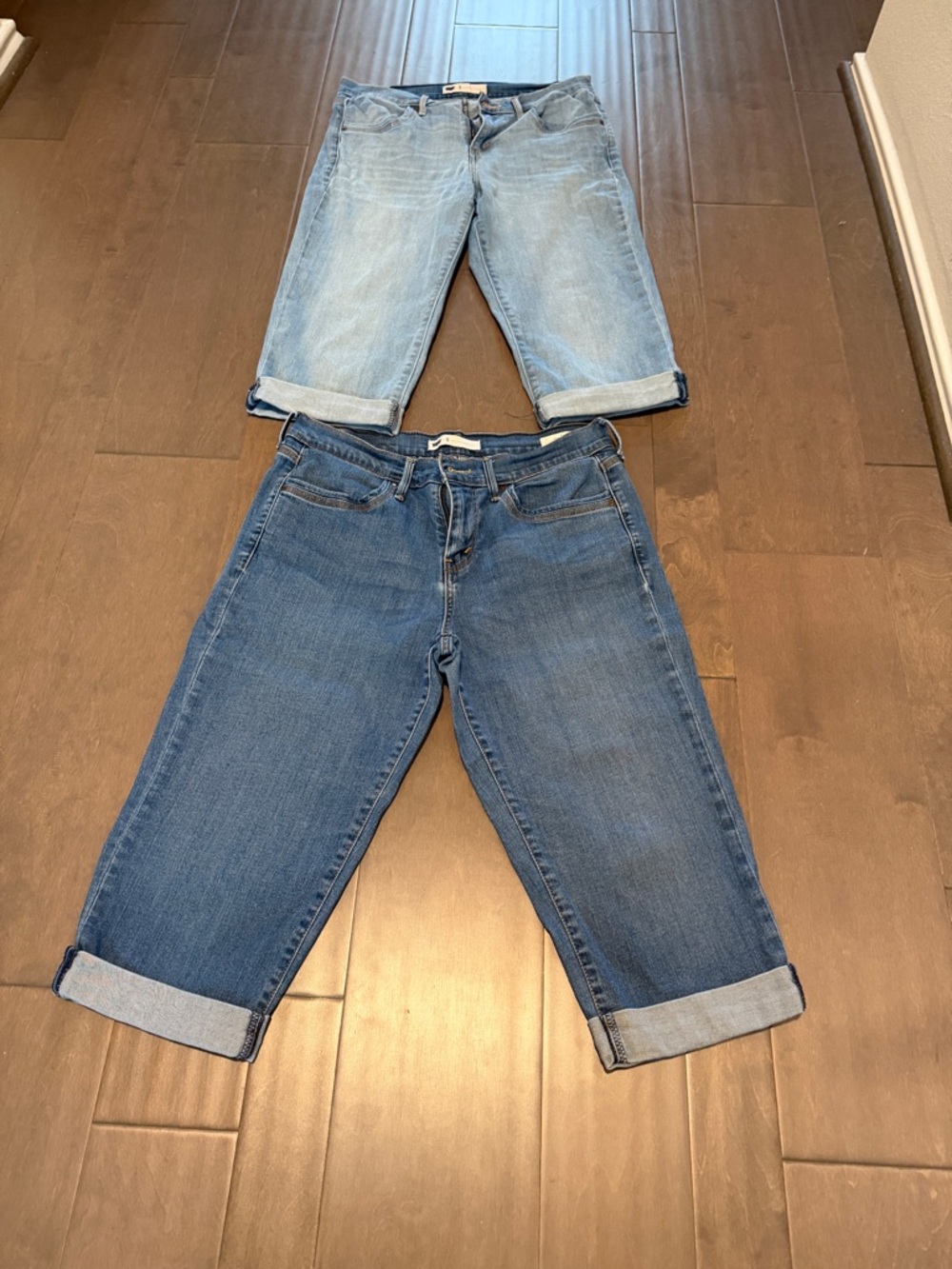2 Levi’s Cropped Cuffed Jeans Duo - Light Wash & Mid Wash